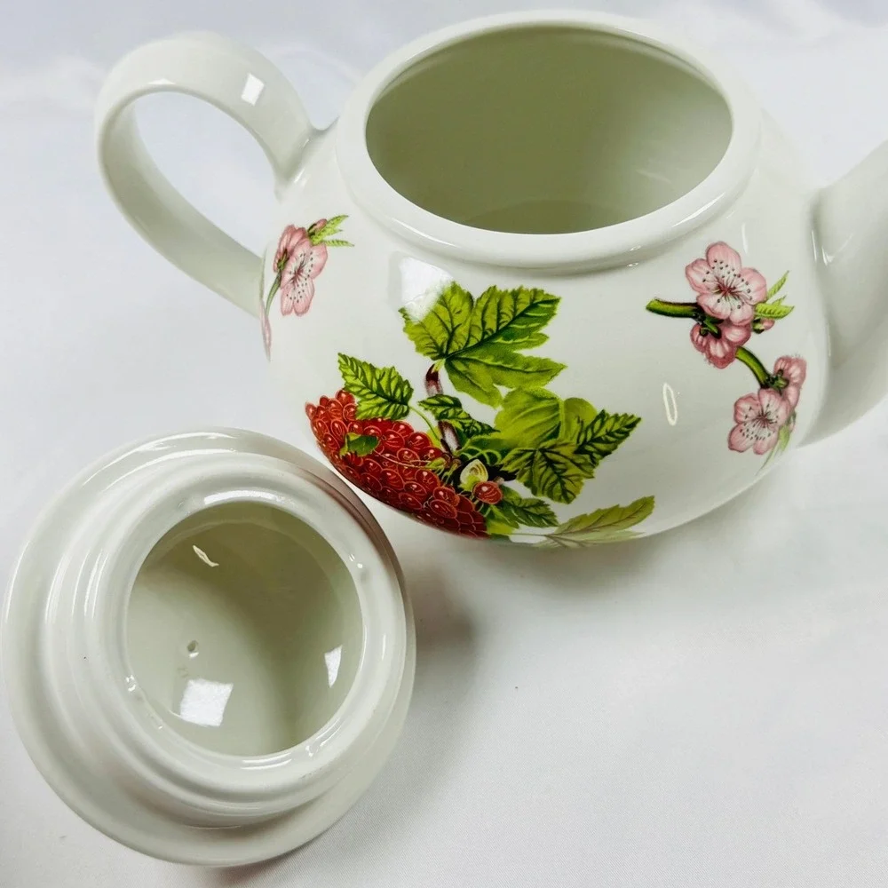 Portmeirion Pomona The Red Currant Teapot Susan Williams-Ellis Made in Britain